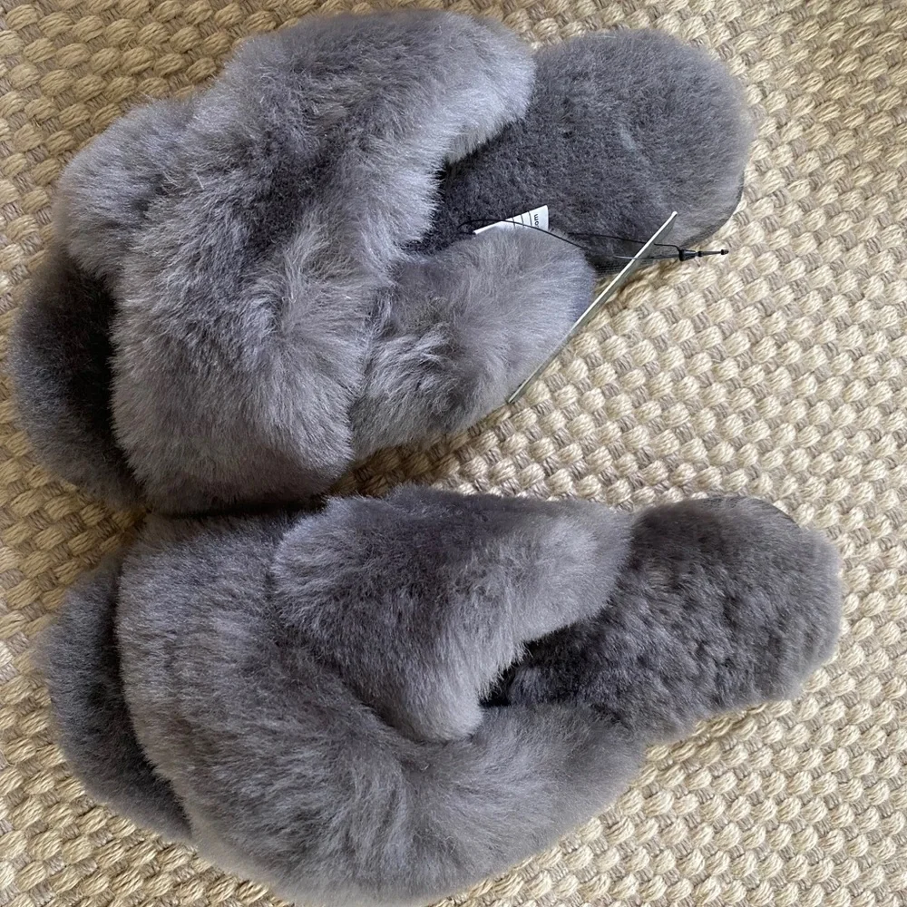 NWT EMU Australia Mayberry Charcoal Slipper K6/W8